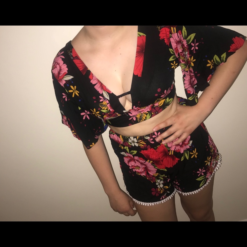 Two piece set with flower pattern!